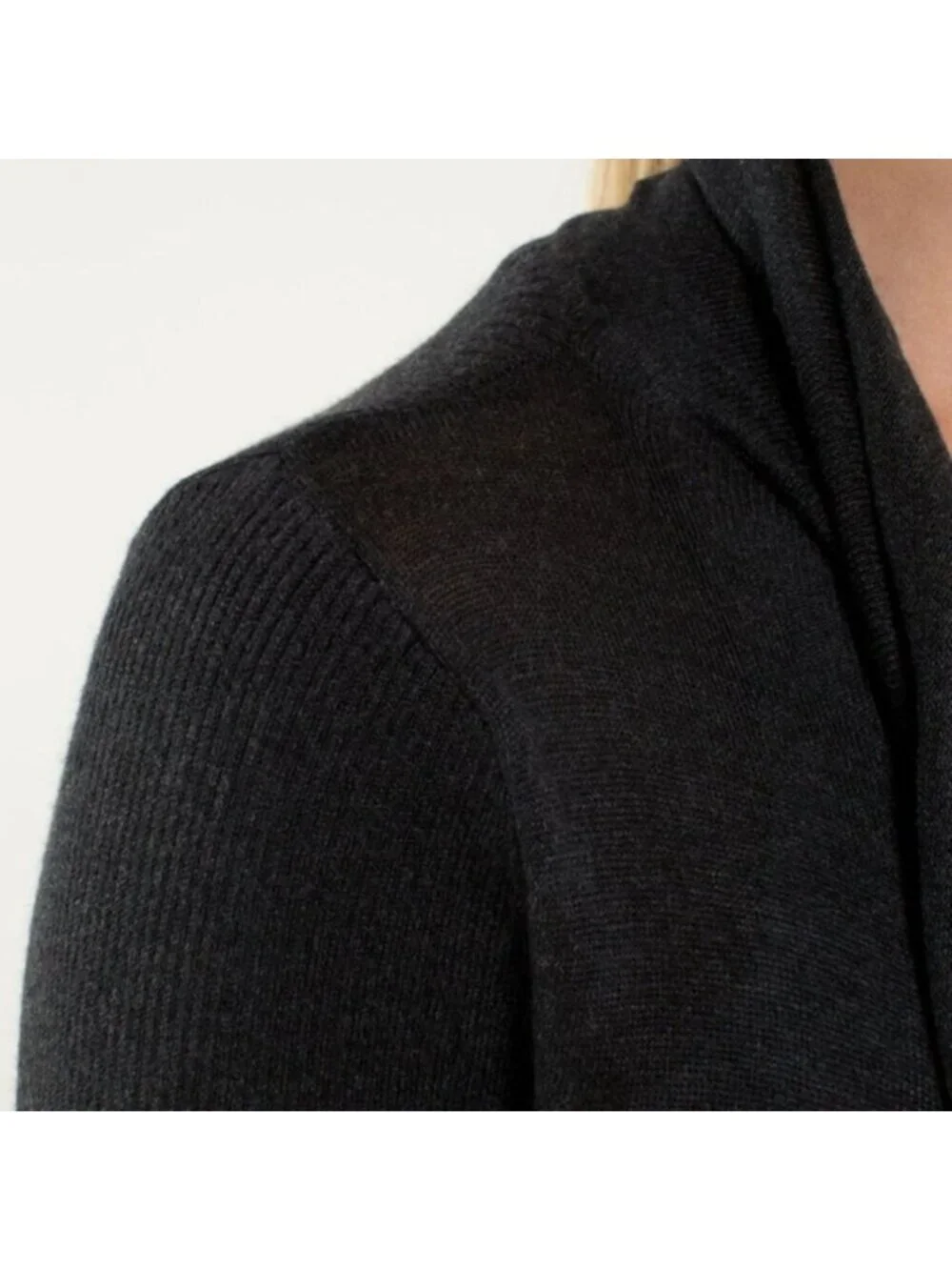 Lululemon Universal Wrap Black